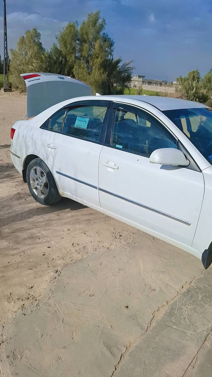 سوناتا وارد امريكي موديل ٢٠١٠ بيها ٤ قطع صبغ للجماليه بدون ضربه محرك ٢٤٠٠ نظام واحد  مكانها الانبار عامرية الفلوجه رايدها ب٩٣ وبيها مجال ***********
