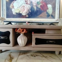 ميز • أثاث • للبيع