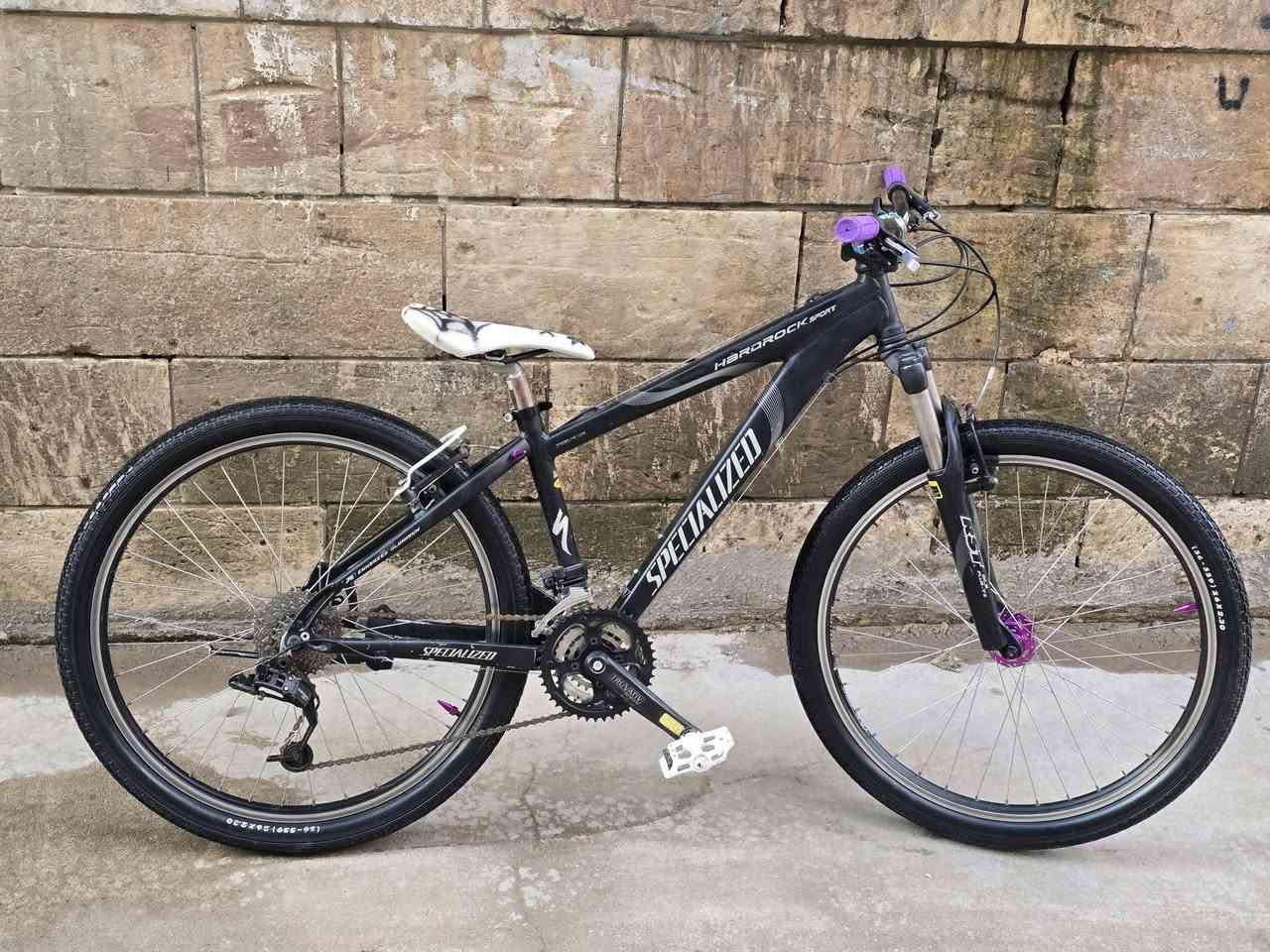 سلام عليكم 
دراجة ماركة سبيشل زد صاعقة 
 سناب اسعراضي قياس 26
دراجة المنيوم وستيرن كاربون
دبل ماركة RST
بطيخات ماركة tanke طرب
ركبة سبع الوان Hasns 
سعر 280الف عنوان موصل جانب الايمن 
متوفر توصيل لجميع المحافظات 
***********
