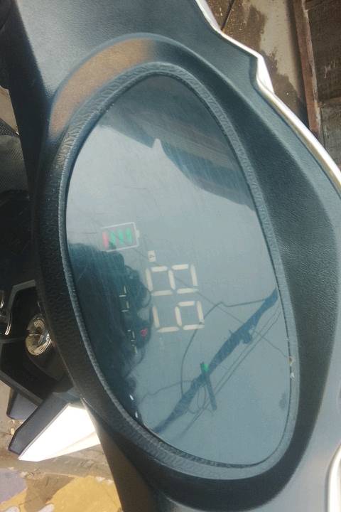 درجه شحن سرعهة 85حقيقه بطياريت 32انبير ليثوم شغال كل شي بيه بس الهورن ونقص مالتهة كفر مثل ما موضح بل صوره الخلفي والكدام دراجه نضيفهة  العنون رسلني علا الوتساب انطي الك او شيخ عمر معمل خايطه العسري حماده الحلاق بصفهة