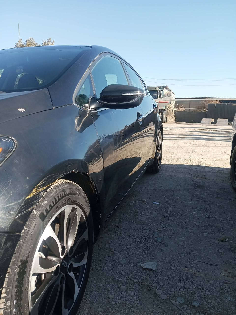 السلام عليكم
كيا فورتي موديل 2017s فوول عدا الفتحة رقم بغداد باسمي قطعة وحدة جهىة السايق الجاملغ الموضح بال الصورة كلير ماشية 129 السيارة بيها كازكيت أبيع على عطلها السيارة تمشي مابيها شي كربلاء شارع السناتر 
*********** باقي التفاصيل على للاتصال
