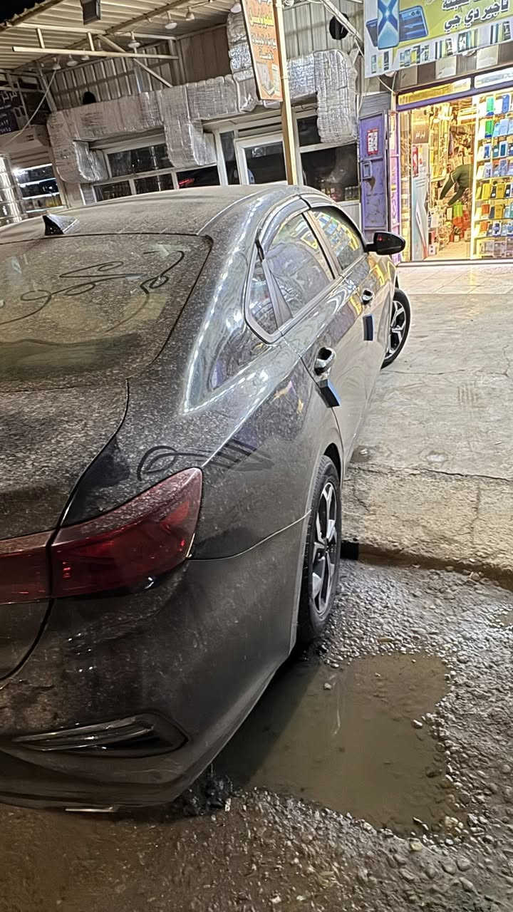 السلام عليكم كية فورتي2020
للبيع السياره بعده جديده ماشيه قليل 63 ميل 
نضيفه لونه اسود 
موصفات 
شاشه وكامره
تحكمات إستيرين جهتين
محرك 2000 دوش المرغوب
كيرهاا At المرغوب 
السياره مامتعوبه 
تخم تاير جديد 
ويل كب

ضررهاا بامريكاا بابين فقط 
بجم كبس 
الضرر الباقي بل عراق صاير بيهاا 
السونار موجود بل صور 
رقمه بغداد باسمي مشروع وطني 
تحويل ثاني يوم 
السعر 118 وبيهاا مجال 
***********
