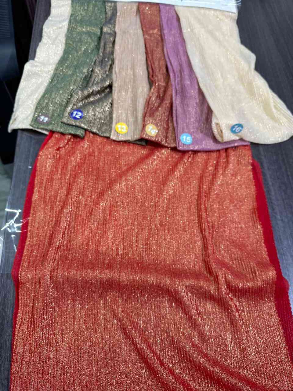 السلام عليكم قماش عرايض 16الوان عرض 150عندي وه تساب *********** ***********فقدجملة
