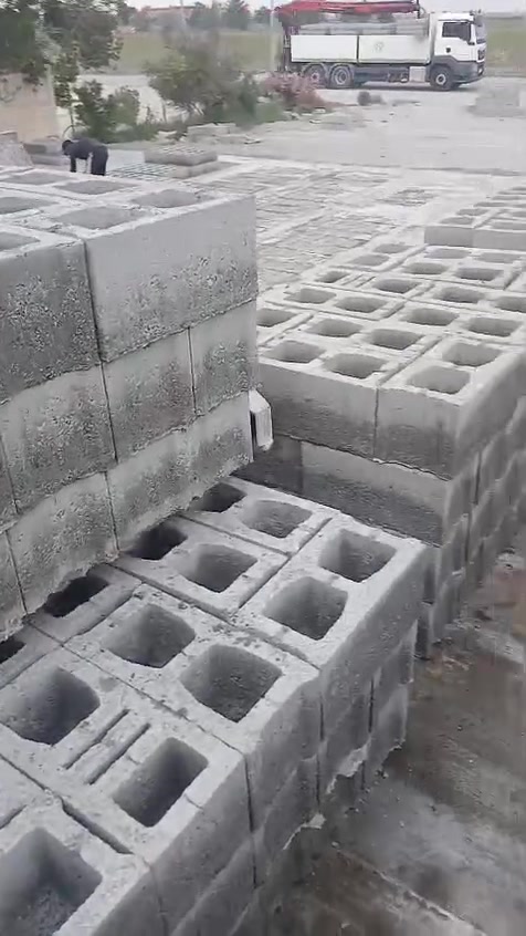 سلام عليكم يوجد لدينا بلوك درجة اولى بسعار مناسبه توصيل محافظة ديالى وبغداد الاتصال ب ***********تواصل واتساب اسعار تنافسيه ومناسبه شرط عل فحص البلوكه بلا اضافه رمل حصوو هم موجود وتوصيل داخل ديالى كافتأ
