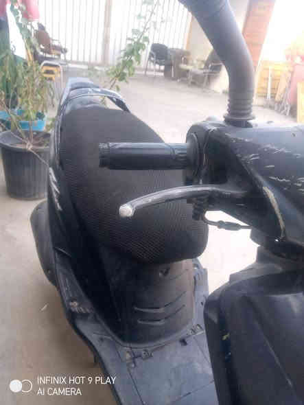 السلام عليكم دراجه للبيع نضيفه وجاهزه من كولشي نكره سلف محرك امجفت تجفيت درجه اولى نوع الدراجه ماكس 140 العنوان الغزاليه شارع المرور  رقم الهاتف *********** السعر 300 وبيهامجال قليل حك الجيه
