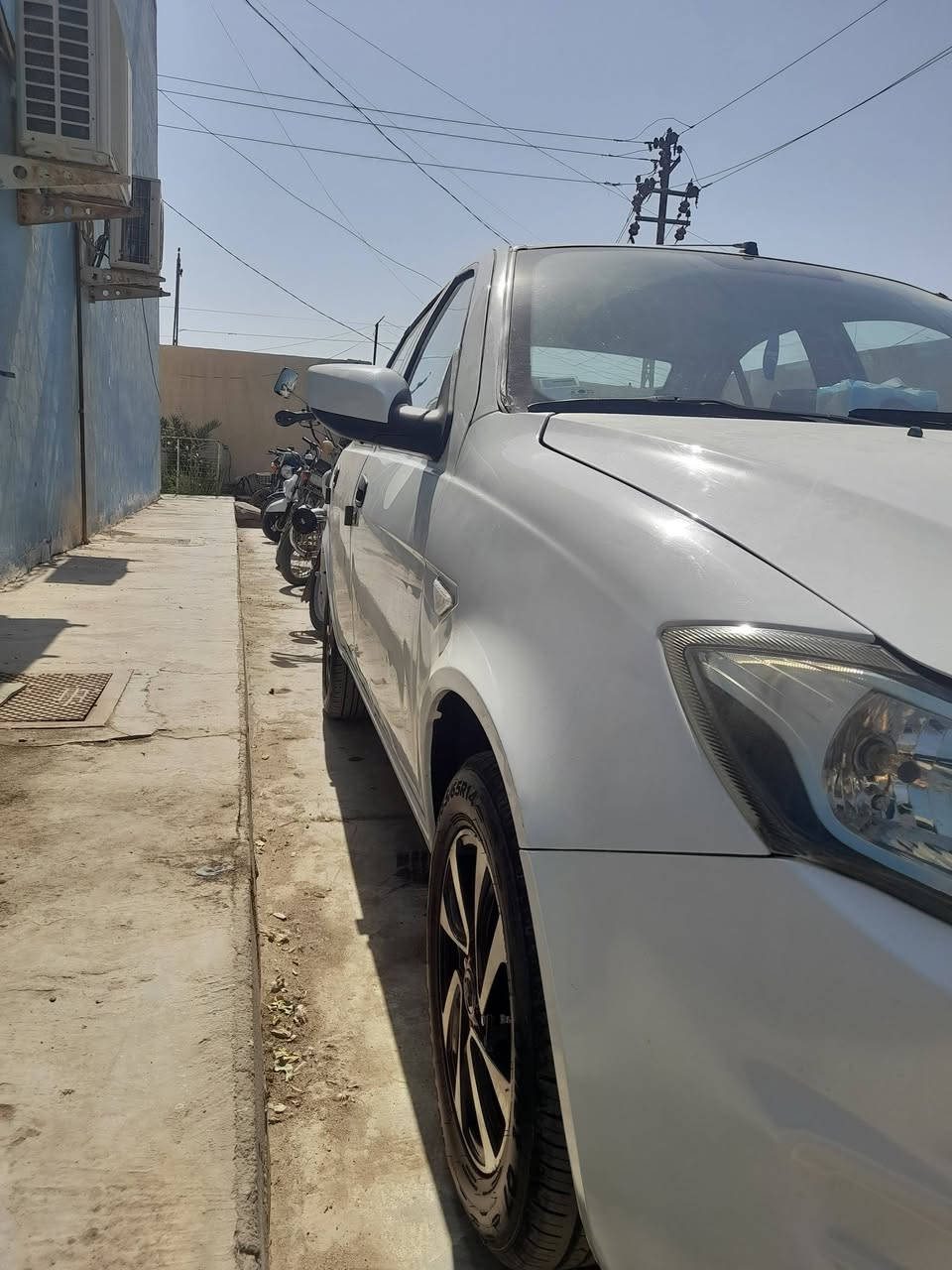 سلام عليكم ساينا مديل 20 سياره جديده كلش ماشيه 82 سياره كفاله عامه تخم تاير حداديه حساسات كامره شاشه  سياره جاهزه بسمي سنويه 32 مكان العماره لاتصال ***********
