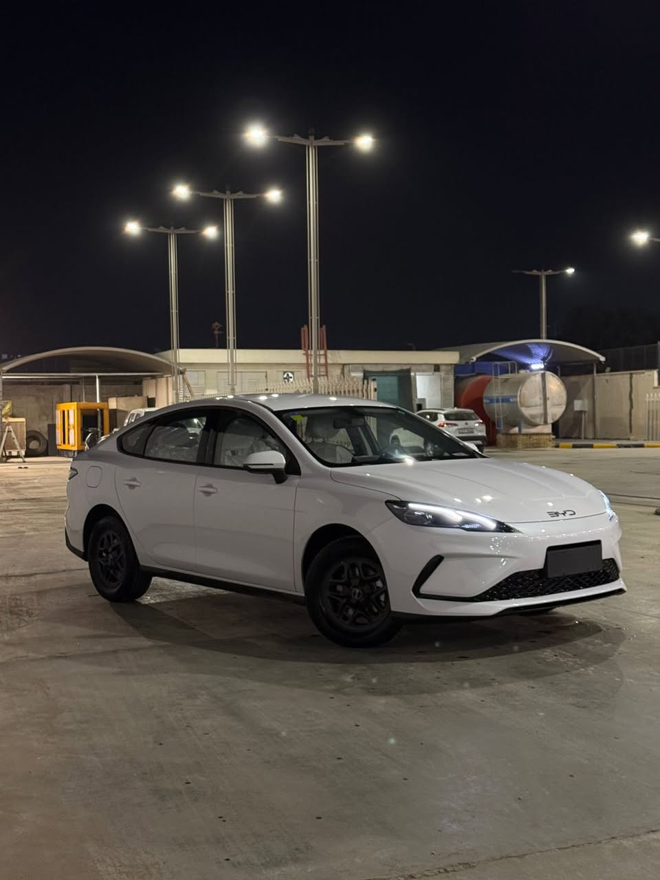 🔥 BYD Seal 05 موديل 2026 🔥
سيارات اني مستوردهن وابيعهن بسعر مناسب 
هايبرد ذكي | سيارة أونلاين | توفير عالي

⚡ تمشي 128 كم كهرباء صافي
⛽ أكثر من 2200 كم بالتفويلة
🔌 شحن AC / DC + شاحن وكالة 32A (شحن خلال 40 دقيقة)

⚙️ محرك 1.5 بنزين + محرك كهربائي
🔄 كير أوتوماتيك e-CVT
⬅️ دفع أمامي – قيادة ناعمة واقتصادية

📱 تحكم كامل من الموبايل: تشغيل، قفل، متابعة الشحن، تحديد الموقع

🖥️ شاشة كبيرة + عدادات رقمية
❄️ مكيف أوتوماتيك
🛡️ أنظمة أمان (ABS – ESP – وسائد هوائية)

✨ تصميم رياضي + إنارة LED + جنوط

📍 الموقع: بغداد شارع فلسطين
رقم الهاتف :حجي سعد 
+9647838380357
💰السعر مناسب
