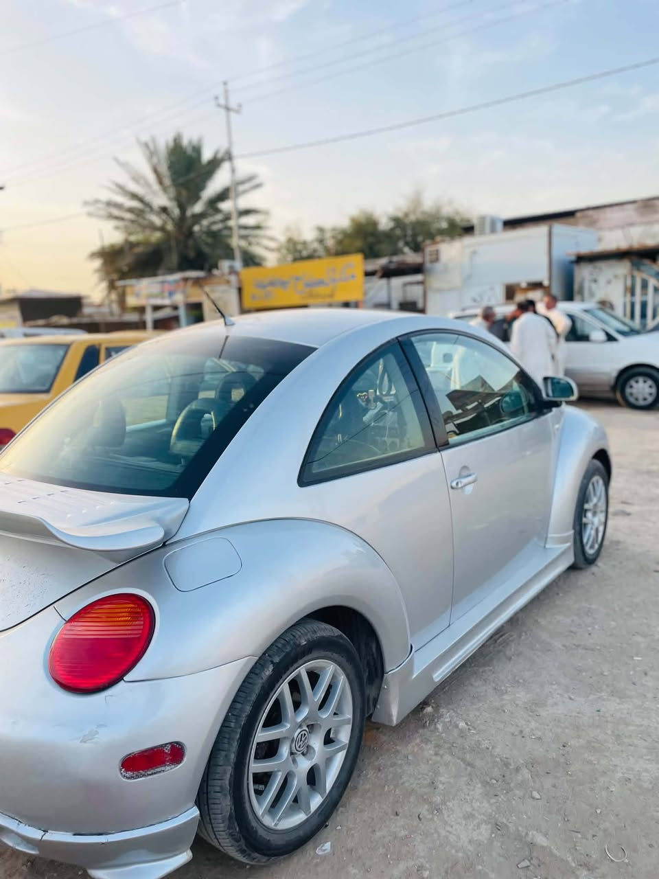 السلام عليكم بيتل موديل 2000 للبيع او المراوس بسياره عاليه مكينه وكير وحداديه نضاف تخم تاير رقم انكليزي بسمي السعر 65 وبيه مجال 
***********
