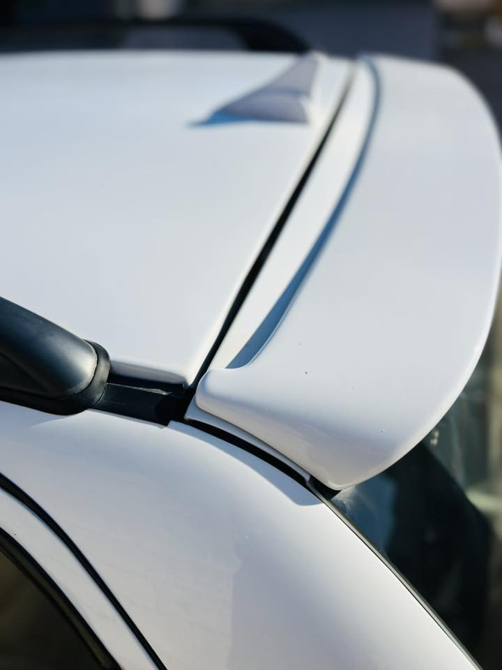 💎 الجميلة الاقتصادية: شيري QQ موديل 2012 بحالة استثنائية
لعشاق السيارات العملية والنظيفة، نعرض لكم سيارة شيري QQ التي تجمع بين الاقتصاد والمتانة، جاهزة للاستخدام الفوري ومجهزة بأفضل القطع.

✨ لماذا تختار هذه السيارة؟
• البودي (الهيكل الخارجي): هيكل سليم تماماً، بدون تبديل، بدون خياس، وبدون أي ضربة. السيارة تحافظ على متانة المصنع.
• المكانيك والأداء: محرك نشط (لا تنقيص ولا تبخير) مع كير عادي مكفول. تشغيل السيارة من أول "صويج" وبكل سلاسة.
• تحديث شامل: صدر جديد بالكامل يتضمن (راديتر جديد، جوينات، قفايص) مع استخدام ماء راديتر خاص.
• الإضافات والرفاهية:
• تخم تاير جديد لراحة البال على الطريق.
• تبريد وتدفئة شغالين بامتياز.
• نظام ذكي: سنتر لوك مع خاصية صعود الجام تلقائياً عند قفل السيارة.
• الداخلية: غرفة السيارة بحالة الوكالة، نظافة 100%.
📝 الموقف القانوني والميكانيكي:
• الأوراق: رقم بغداد، هزة جديدة، ومعاملة التحويل على الرقم الدولي ماشية (جاهزة للتحويل باسم المشتري).
• ملاحظة: السيارة تمشي وتذهب لأي مكان وبدون مشاكل، فقط تحتاج "كازكيت" للمحرك لترجع بحالة الصفر.
📍 الموقع والتواصل:
• العنوان: الأنبار - الرمادي.
• رقم الهاتف: 📞 ***********
"السيارة نظيفة جداً ومصروف عليها بضمير، دق سلف وتوكل على الله."
