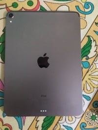 ايباد 11 برو • ٦٤ • بطريه ٨٥