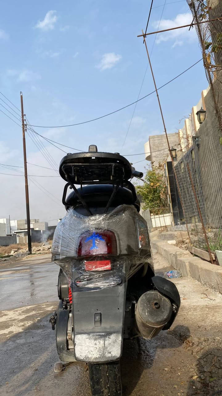 السلام وعليكم ماكس بوليس للبيع كاملة مكمله مكفوله من كلشي بس يرادله باتري فقط من عده لباتري مابيه نقص مكينة خير من الله كلشي شغال سلف هندر كهربائيات كله شغاله شلعه معدل فول الدراجه جديده ختم واحد ويه لمكينه بلاد49المكان ديالى بعقوبة السعر 525بيه مجال حك الجيه ***********
