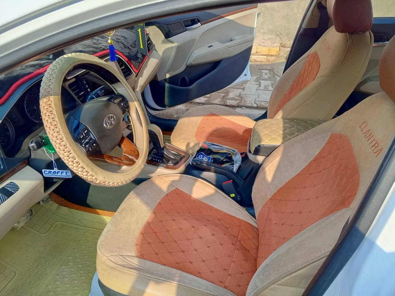 السلام عليكم الانتره 19خليجي شكل العشرين فول مواصفات تدفئه وتبريد ثلاث قطع فتحه سقف بصمه ثلاثه انظمه قياده كير محرك مكفول بيه مواصفات اهواي سياره حلوه حداديه صار اسبوعين من أمسويه بيه جاملغ الأيمن صبغ وشبر من البنيد والسونار موجود اعنواني  كوت السفحه الاولى***********بي واتساب
