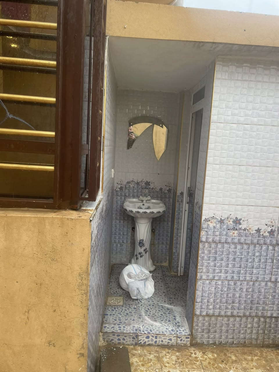 اسلام وعليكم دار للا يجار 100 متر 
يارمجة الشرقية الأولى قرب علي نهيبة 
***********
