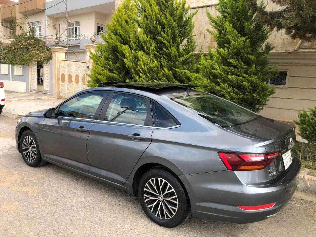جيتا موديل ٢٠١٩ فول 
بانورامه بصمه بريك بصمه 
سيارة حيل نضيف 
بي نص قطعه صبخ بدون دواخل و ايرباك 
ماشيه 74 mil
سعر 139 بي مجال قليل  
مكان سيارة زاخو
***********☎️ زاخو, دهوك
