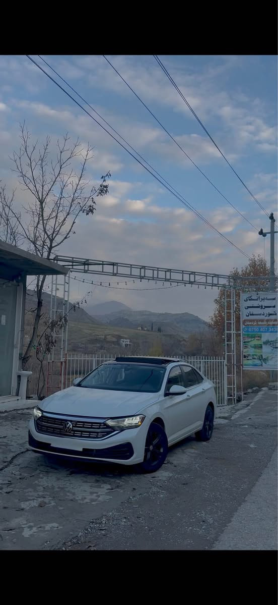 jetta 2024 Se plus 
جیتا ٢٠٢٤ بۆ فرۆشتن سیارەکە بەس بۆنیتی بۆیاغە  سپی سەدەفی مواسەفاتە ئاوینە رادار - بریک بەسمە - راداری خەتی جادە -راداری پشت و پیش سیارەکە هەموو شتیکی مەزبوتە گیر و مەکینە و کامل کارەبایت و رادار مەزبوتە سەنەوی هەتا ٢٠٣١ نوییە 
سحری. ١٦٦ وەرەقە و مجال
رەقەم تەلفۆن.*********** وەتئەپ و ڤایبەری لەسەرە 
تیبینی.سیارەک هیچ سارد و قەپو قۆپی نییە هەموو گیانی وەک شوشەی ماشەڵڵا شومان, أربيل
