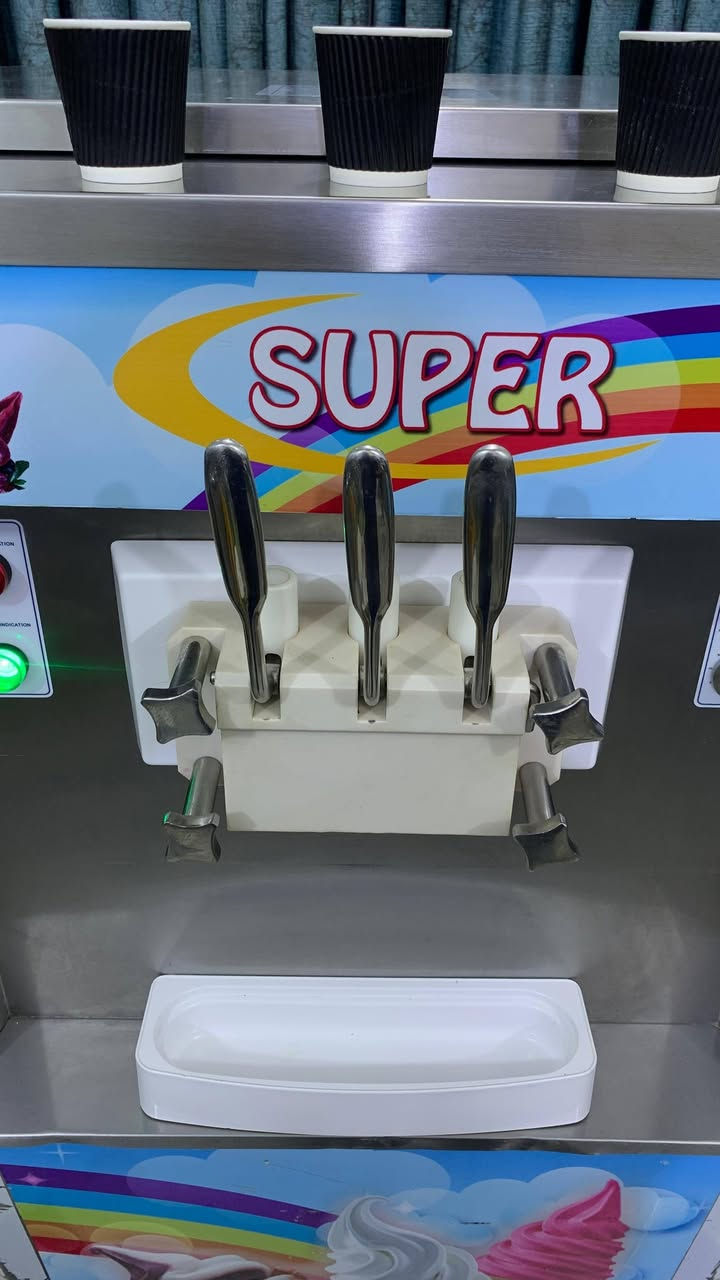 سوفت ايسكريم سوبر 
الميلاد
دبل كمبيسر 
نظافه 95% 
***********
