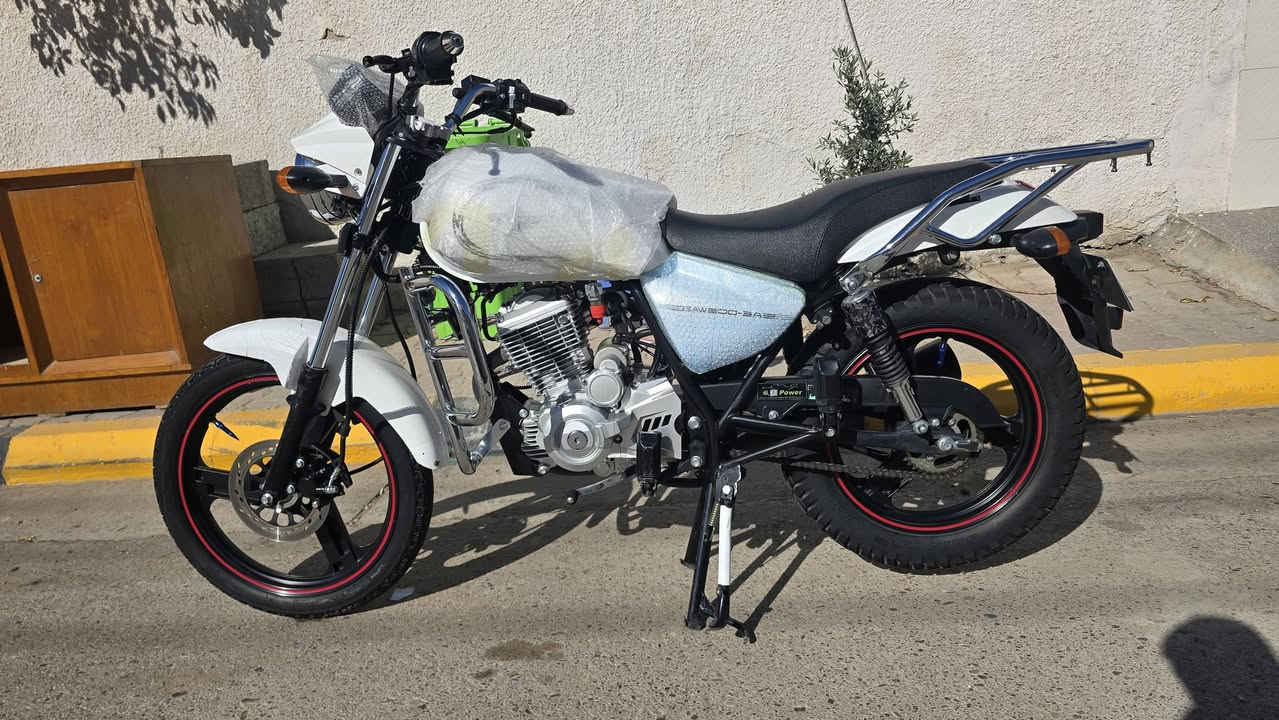 سلام عليكم دراجة للبيع موديل 24
ماطور كامل على اخر حباية 
أوراق بصمات 2 سويجات 2 
اتصال ***********
