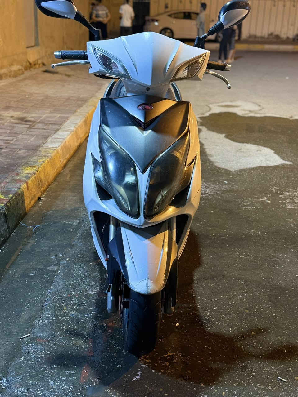 سلام عليكم كايمكو رايسنك محرك 180 سيسي  نضيف كلش مكمرك وكامل بس سجل.نضافه كدام عينك مكينه خرسه ورزانه فول. السعر 650 وبيً مجال الرمادي حي بكر ***********
