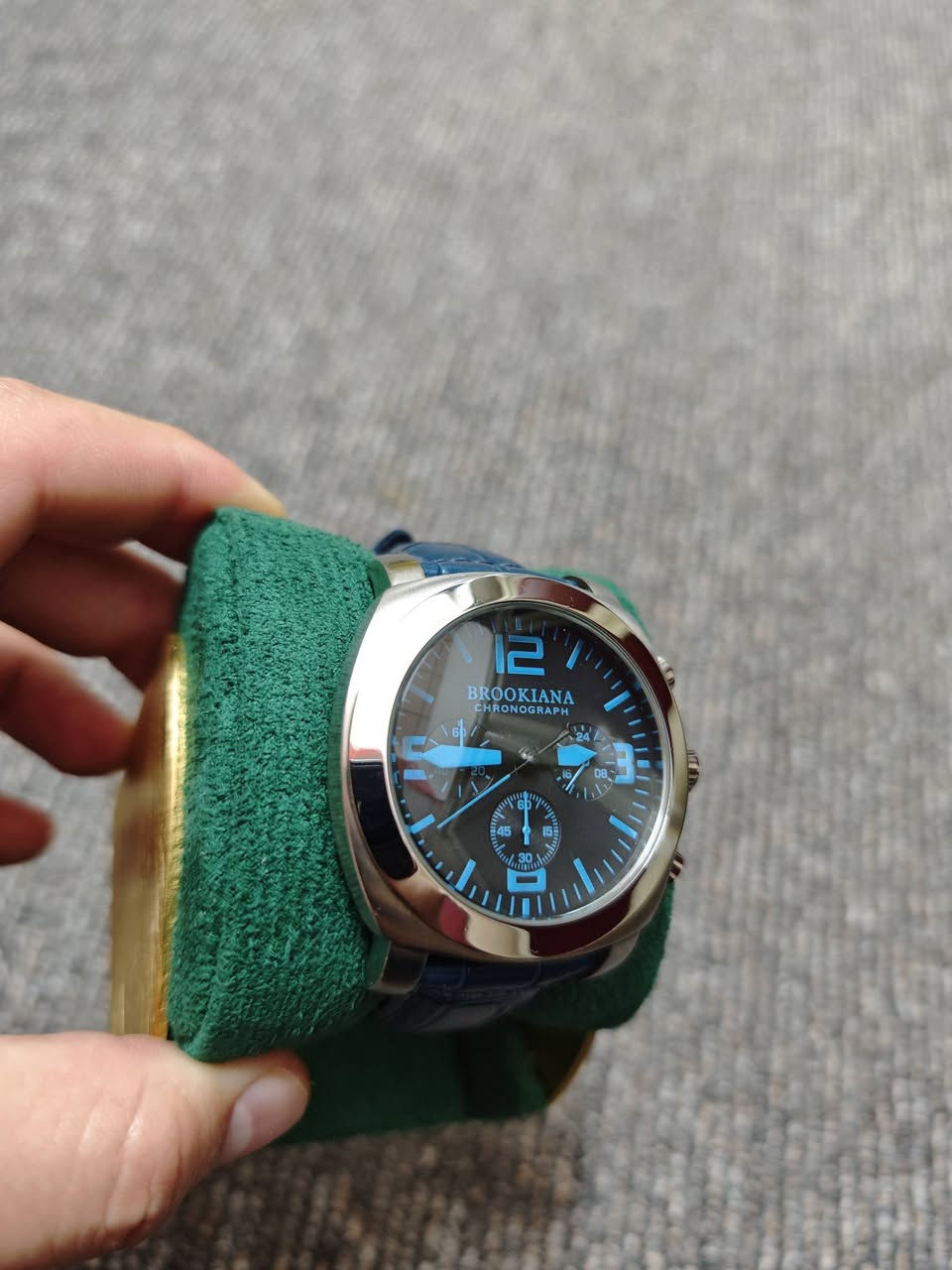 سلام علیکم. 
ساعە من مارکة بروكینا للبیع. یابانی. باتری. كرونوكراف. ستنلس ستیل. قطر 43 بدون زمبلک. نضیف جدا و شغال مضبوط. سعر 45 الف.


**إذا كنت صاحب هذا الإعلان وتريد حذفه لأي سبب، رجاءا أرسل رسالة إلى الدعم الفني**