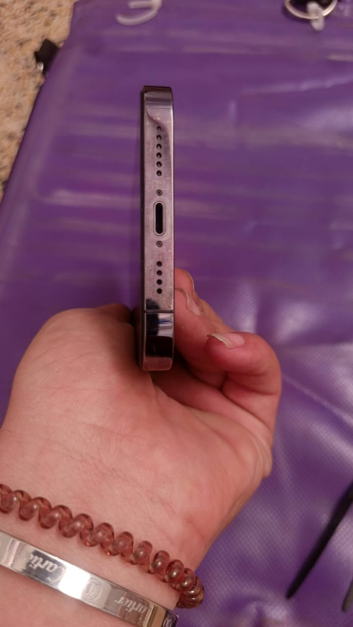 ايفون 14برو ماكس جهاز نضيف مال بيت نبدل شاشه فيس ايدي مايشتغل  ملحقات موجوده سعرو 575 وبي مجال شي قليل رقم ***********
