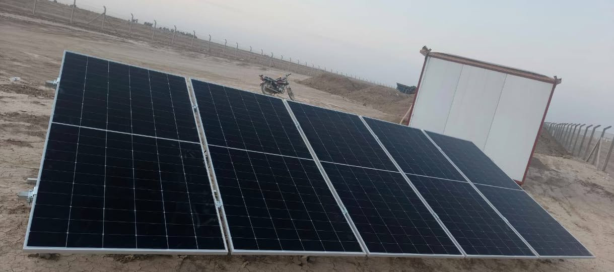 ☀️ تنصيب جديد ضمن أعمالنا المستمرة
تم بحمد الله إنجاز وتنصيب منظومة طاقة شمسية متكاملة لأحد الأخوه عبد العظيم كاظم محافظة القادسيه 📍
منظومة مصممة لتقديم أداء مستقر نهاراً وليلاً ⚡
 واعتمادية عالية:
• قدرة تشغيل نهارية: 10
• قدرة تشغيل ليلية 10
٠ أمبير 
🔧 تفاصيل المنظومة:
🔋 بطارية ليثيوم
سعة 10  كيلو
(أداء مستقر – عمر افتراضي طويل – ضمان 5 سنوات)
☀️ ألواح شمسية
عدد,,5,ألواح LONGi أصلية
قدره 650 واط للوح الواحد 
(كفاءة عالية + ضمان 12 سنة)
🔄 إنفرتر 
منظم كهربائي ماركة الأصلي
🛡️ أنظمة الحماية
حمايات كاملة للأحمال + مانع صواعق + تنظيم وتوزيع أمبيرية مدروس
👷‍♂️ تم التنفيذ والإشراف من قبل
المهندس قحطان ماجد السعيدي
وفق أعلى معايير السلامة والدقة الفنية
📍 موقعنا:
الديوانية – قضاء سومر
🏢 محلات المهندس قحطان ماجد السعيدي
📞 للاستفسار والحجز:
***********
***********
✨ ثقة الزبائن هي رأس مالنا… والطاقة النظيفة اختصاصن
