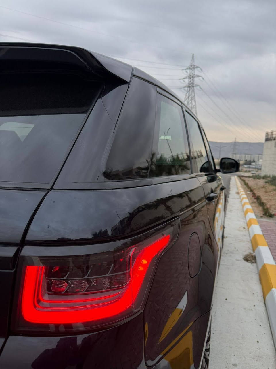 رانج روفر 
2014
ديزل 
كفاله عامه 
محدث ٢٠٢٢ svr
جاملغات امامي مبدل نفس الون
القديم موجود
ماشيه 130 الف
فول مواصفات 
بنوراما 
السعر 258 ومجال طيب

***********
