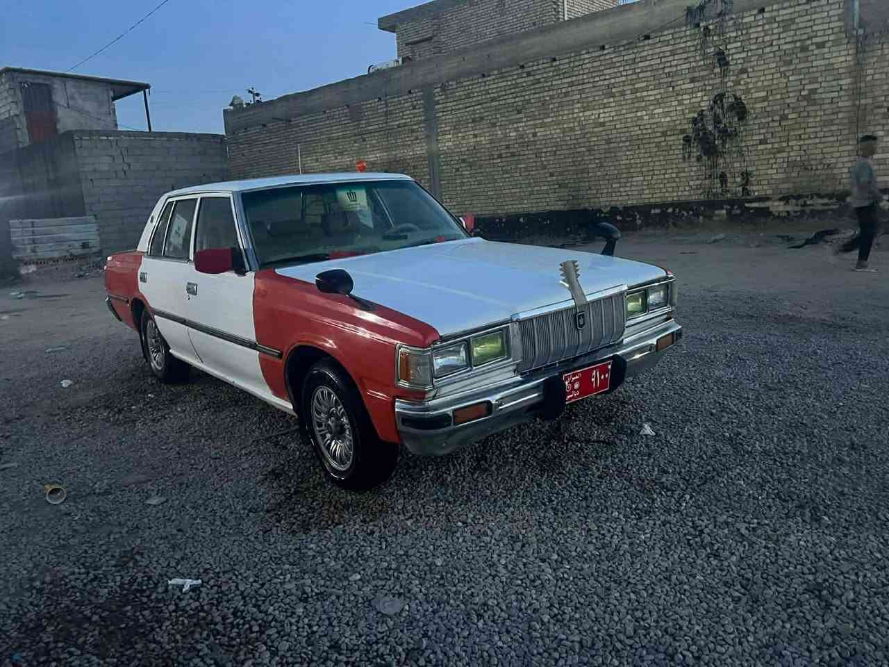 سلام عليكم سيارة كراون ابو تاج جديده من كلشي واحلى من الصوره، تعمير جديد تخم تاير حداديه بل جيس دوشمه وگاعيه جديده كهربائيات كله شغاله ما عايزه كلشي بعدني ما واصل راعيها عنوان كربلاء  سعرها 25  رقم الهاتف ***********
