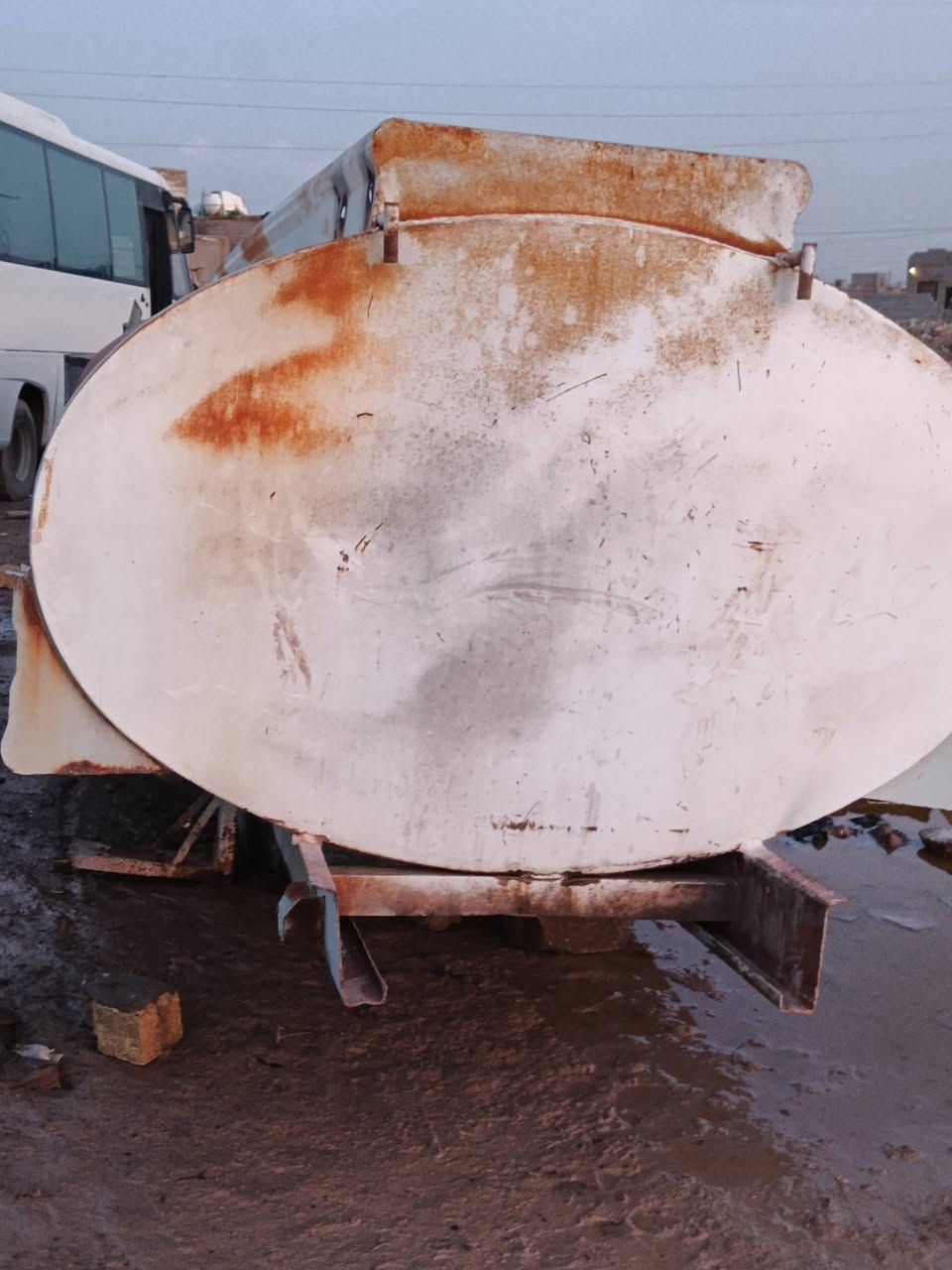 السلام عليكم للبيع تانكي مال مغلول حموله مالته 9:30 عنوان البصره القرنه ***********
