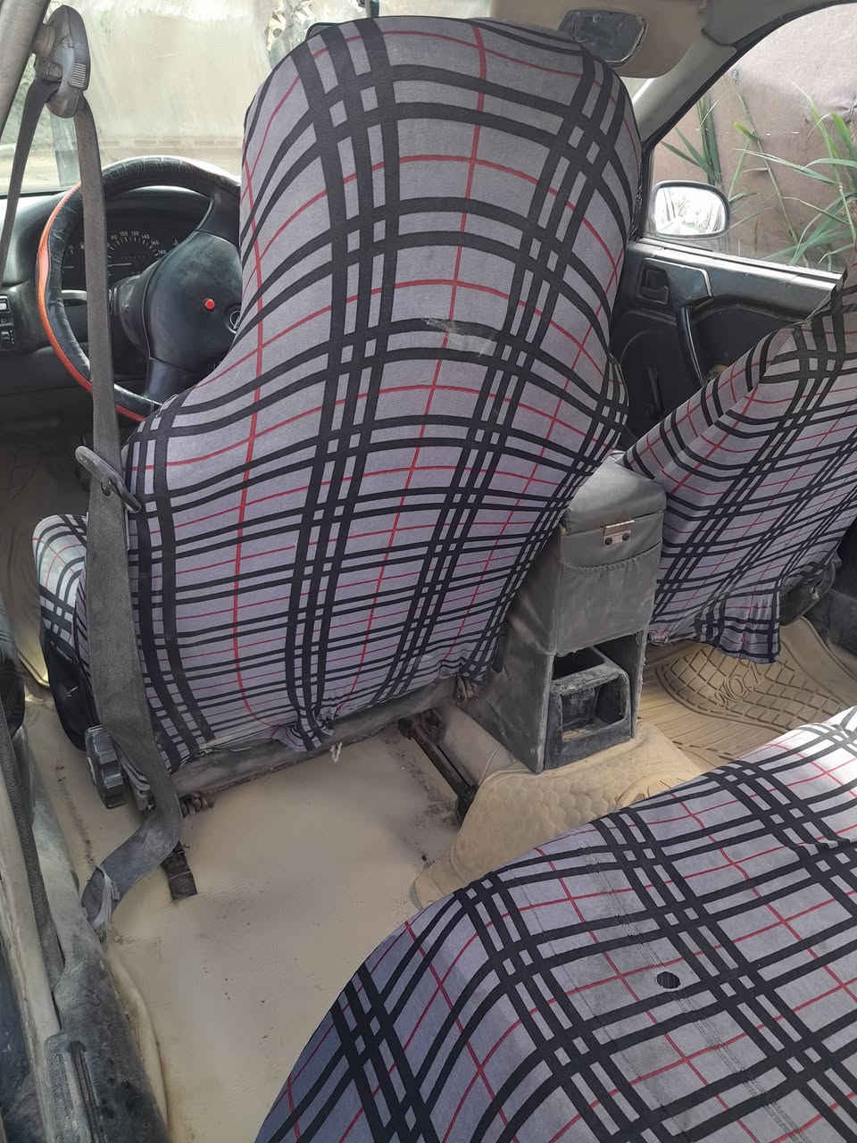 السلام عليكم عندي هاي السياره مستعجل على بيعها العنوان بابل مسيب اوبل فكترا مكينه1800 موديل 90 للتواصل والاستفسارات الاتصال على هذا الرقم 
***********
