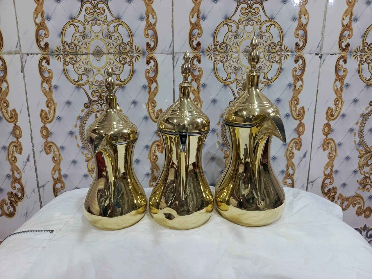 سيت دلال رسلان للبيع نحاس اصفر قياس 29 27 25 للستفسار اتصل *********** يوجد توصيل
