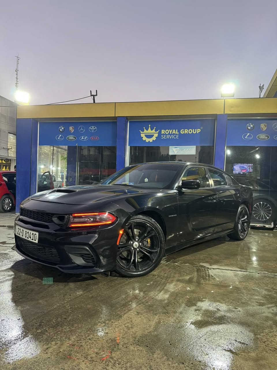 السلام عليكم
جارجر RT للبيع.  موديل 21
المسافه المقطوعه 63 km     
حجم المحرك 5 700
الون اسود. رقم اربيل باسمي
———————

مواصفات السياره شبه فول ماعدا الفتحه
. كشنات كهرباء شاموا احمر باسود 
. حساسات وكامره خلفيه  . شفتات ستيرن     
. تشغيل عن بعد    .تبريد خلفي
. منضومه لايتات متغيره اصليه   

الاضافات والبرمجه
.بلكات مال سكات . تخم تايرت جدد  
. دسكات دبل لنك.  .دفيوزر  . اكزوز بايبH
.حداديه جديد كامله

البرمجه مال استعمال شخصي مو ساحات يعني ستوك
.تقليل صرفيه   .الغاء الدوانز  . شغلات المراوح 

حادث السياره موضح بل صوره وتكدر تشوفه من رقم الشاصي ويمي بيه قطعه +صبغ بنيد وربع الجاملغ فقط ايربكات سليمه كلها
——————-
سياره جديده كير محرك اكسل انطي بلسياره كفاله عامه متصرف عليه 
***********
