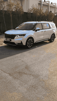 سيارة كرنفال 2023 خليجي بنزين غاز 1- تحكم بالستيرن 2- حساسات امامي خلف...