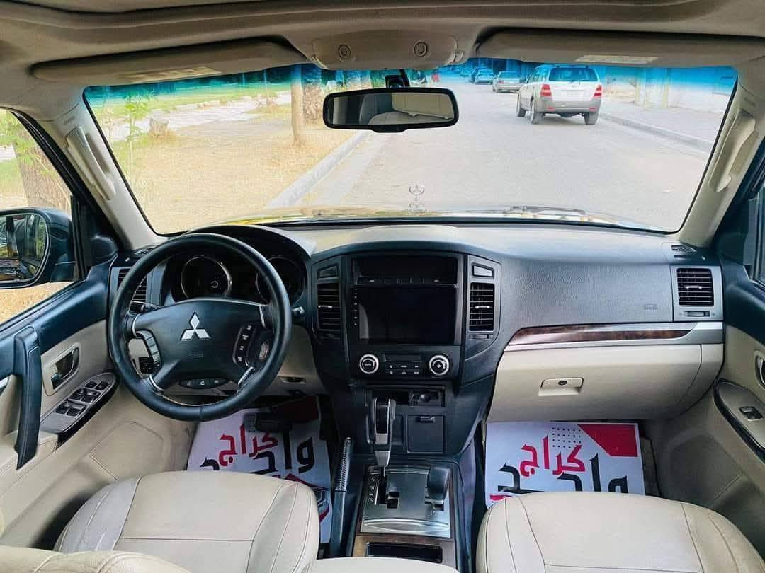 السلام عليكم ورحمة الله
للبيع باجيرو حبتور موديل 2014 خليجي رقم بصره دولي بأسمي  فول مواصفات 1/1
فتحه شاشه كامرا مكينه 6 سلندر  ٧ راكب ٣ قطع حساسات كشنات جلد كهرباء داخل بيجي دمامات تحكم ستيرن جهتين يدات نيكل شفتات سترين زراق لايت فور ويل اشاير بالمري .
السعر ( ١٥٥ ) ورقه وبيها مجال مكان محافظة بغداد. الرشاد. قرب القاعده..
للاستفسار الاتصال على الرقم التالي
***********
***********
