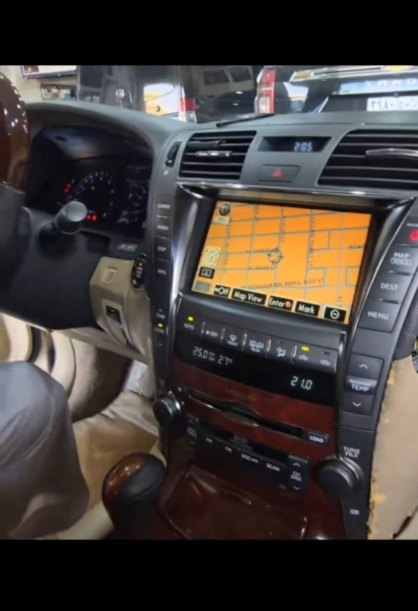 السلام عليكم...تفصيغ وبيه ....أصلي  دشبول Ls460لكززمن موديل 2007الر 2012.......وأيضا دشبول لكززes350......الاستفسار ماسنجر..أو وطساب ***********
