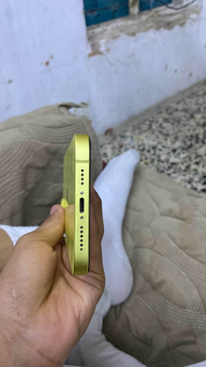 سلام عليكم تليفون ١٤ بلاص التليفون شخط ما بي والتليفون ما مفتوح البطاريه 84الذاكره128 تواصل على هاذه الرقم ***********
