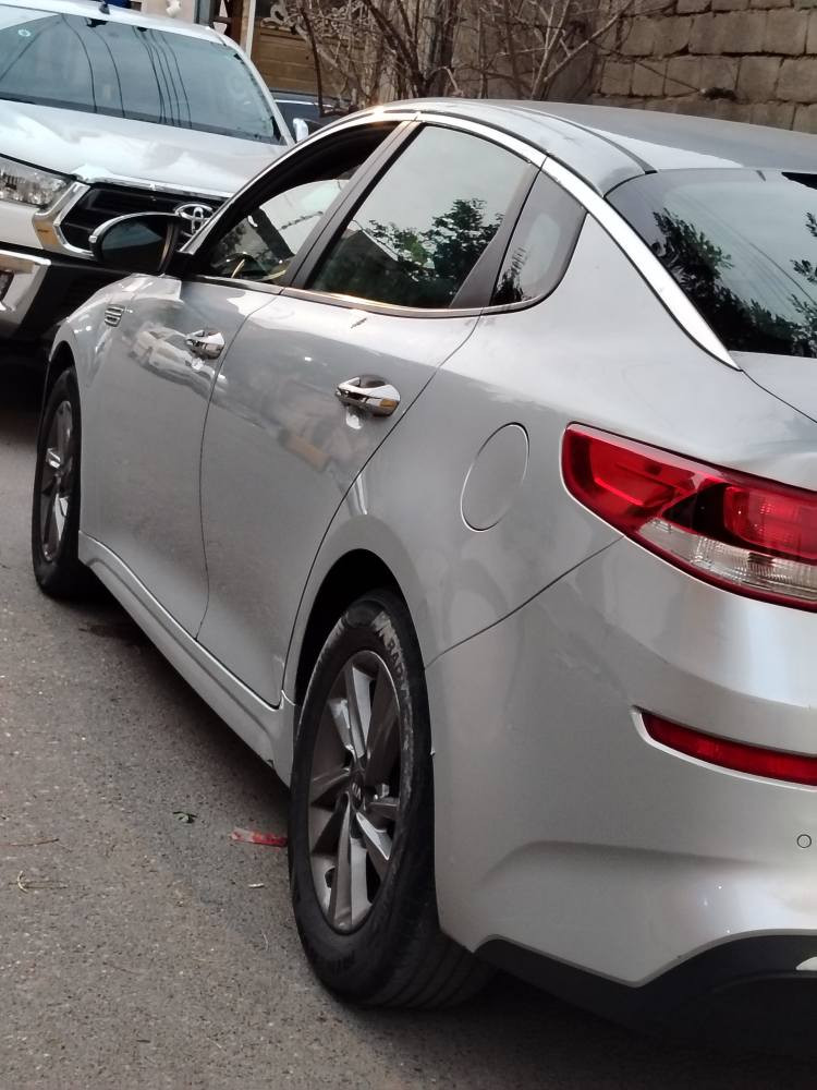 سلام عليكم 
اوبتيما 2020 معوقين ذي قار وكاله بشهر ٨ تصير حره وارد امريكي سلفري سياره جديده ماشيه ٩٠ فقط
الحادث باب نفس اللون مبدل وبنيد  والباقي كفاله
سياره منتسب ما متعوبه
كامره دواره شاشه تحديد مسار مانع انزلاق
محرك كير تبريد سياره جاهزه
 مكان السياره بصره
سعر مناسب 128
للاستفسار *********** البصرة, العراق
