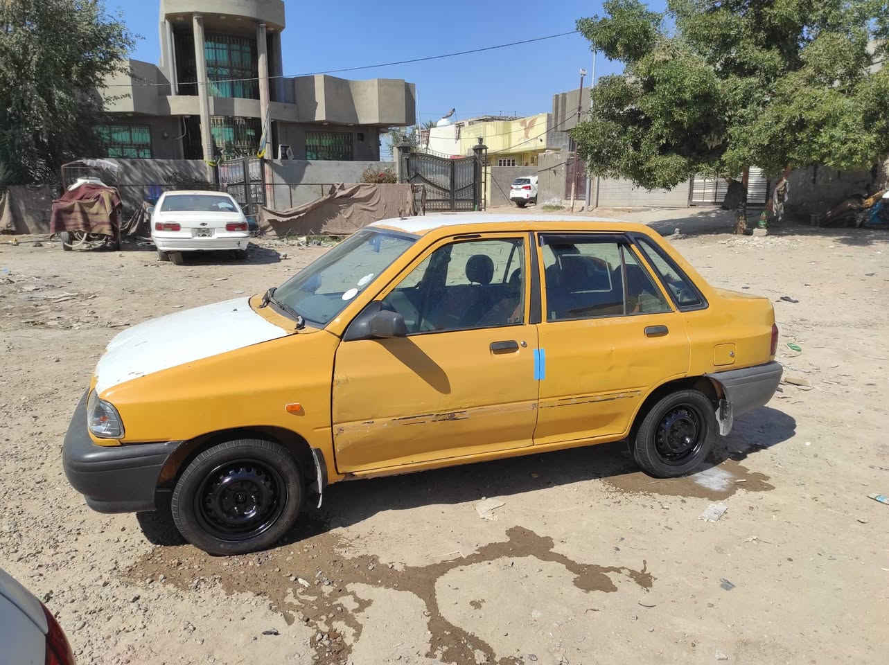 السلام عليكم شباب سياره سايبه للبيع موديل 2013 رقم بغداد صدامي  سنويه منتهيه بال 2020كير ومكينه وحداديه تخم تاير شواصي مكفولات كهربائيات كله شغال دواخل حلوه ونظيفه سياره جاهزه كبل لشغل السعر 8 ورقات ونص وبيه مجال للشراي مستعجل على بيعتها مكاني بابل مامتواجد عل فيس الخاص مغلق هاذه رقمي للتواصل‏‪0787 703 8496
