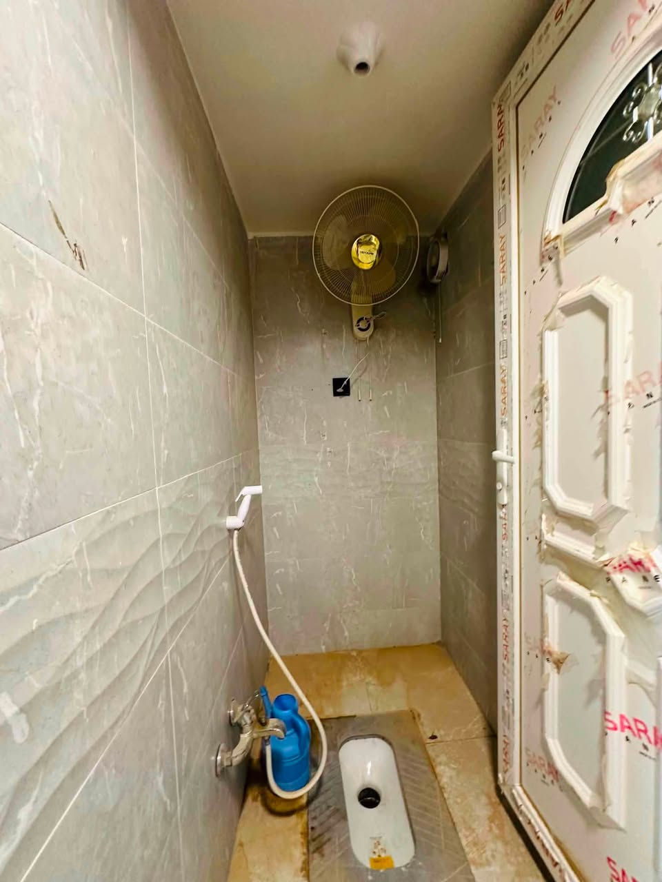 دار سكن للبيع 📍حي حي الأمام المهدي  مطلوب أسكان ٤٠🎈
* المساحة البناء : 100 م²
*بناء حديث غير مسكون سابقأ
* غرفة نوم
* صالة
* استقبال
* مطبخ
* صحيات داخلية وخارجية
*منور 
الطابق الثاني:
* صالة
التواصل ***********
