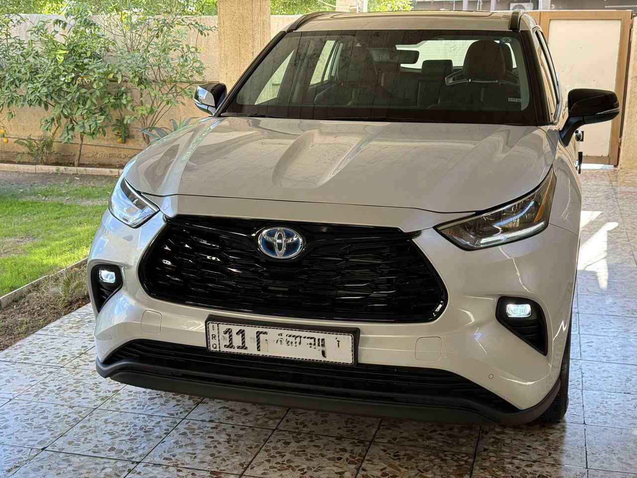 تويوتا هايلاندر بلاك ادشن 2024 خليجي ضمان شركة ساز 
رقم بغداد بأسمي 
هايبرد 4 سلندر محرك 2.5 ماشية 2500 km 
فول مواصفات GLE 
فتحة سقف / تشغيل بصمة 
صندوق كهرباء 
أنظمة قيادة 
حساس امامي خلفي 
كشنات جلد وكشن السائق كهرباء 
ويل اسود مري شفط اسود 
بردات ابواب 
شاحن وايرلس 
مرايا تعتيم 
بعد بيها مواصفات واضحه بصور 

سعر السياره 41.000 $ 
مكاني بغداد حي الجامعه 
***********
