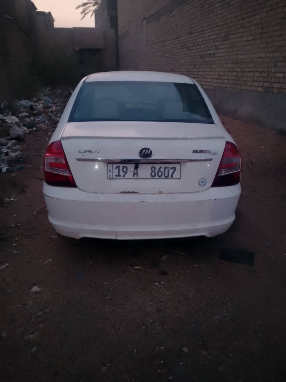 السلام عليكم ليفان 2012 بسمي سنوية جديدة وارقام انكليزي مكينة كير خير من الله تخم تاير نضيف كهربائيات كلهة شغالة مراوس بتكسي طيبة المكان البياع للاستفسار ***********
