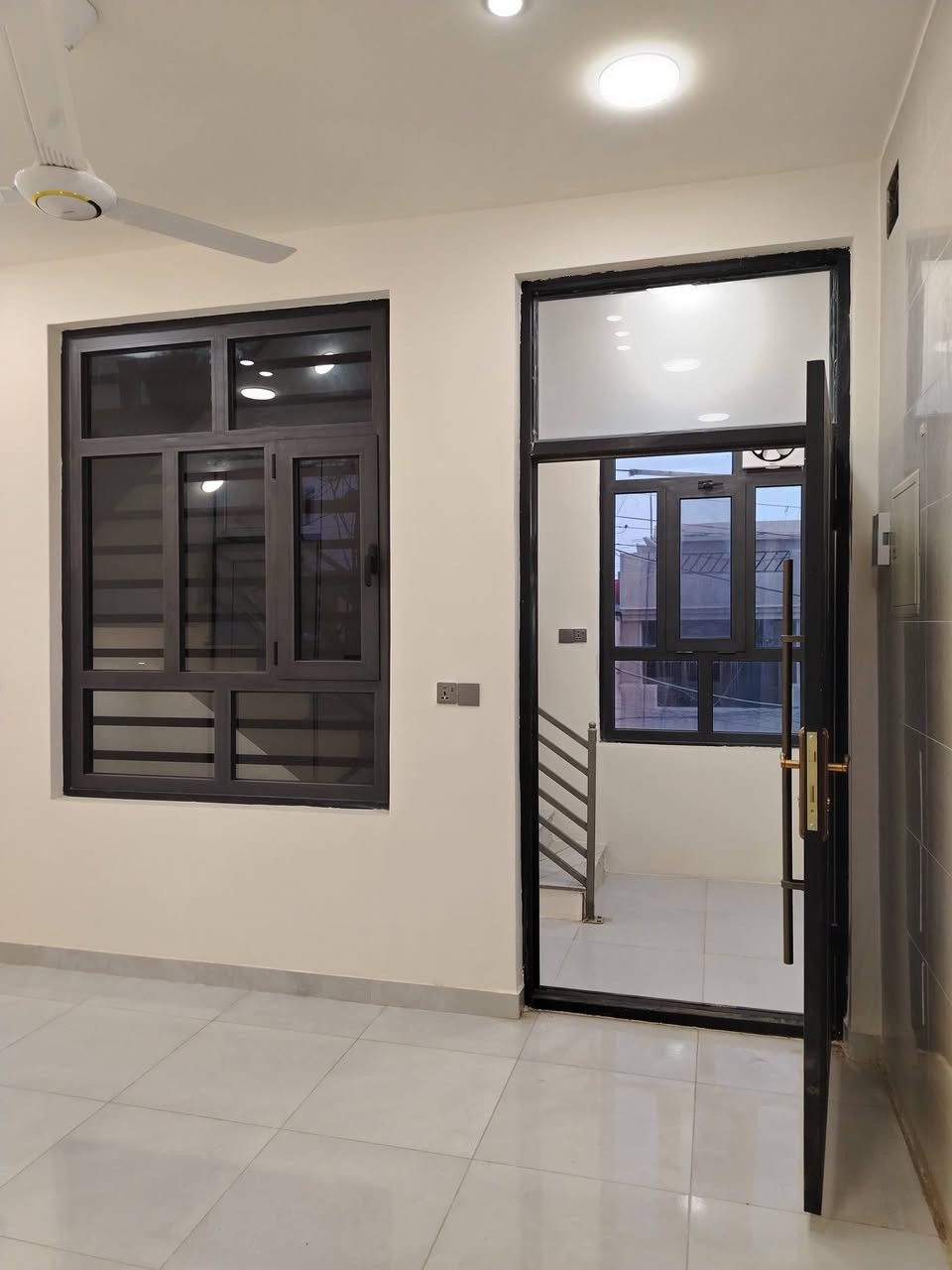 #مكتب_نيوهاوس_للعقار
للبيع ٥٠م بناء حديث منطقة الفرات بسعر مناسب 
.......
اعلان رقم ٤٠٧
.......
مشتمل ٥٠م طابقين ونص بناء حديث واجهة ٥ نزال ١٠
فول درجة اولى
في منطقة الفرات بظهر الهياكل مباشرةََ
للاستفسار *********** متوفر واتس اب اتصال
مكتب نيو هاوس للعقار الكائن في
حي الجهاد الديوان مقابل الامانة قرب كوفي ركن الديوان
