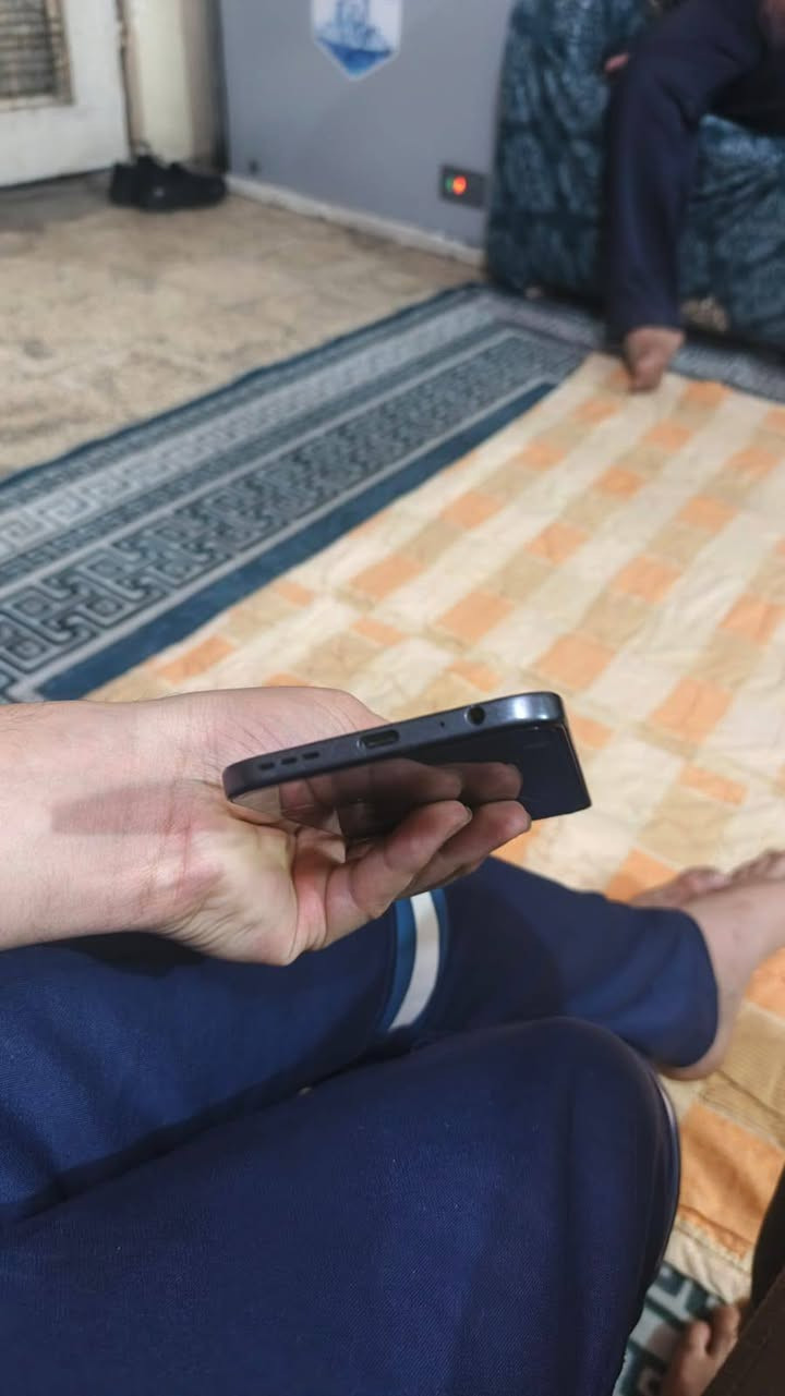 السلام عليكم ورحمة الله وبركاته 
انفنكس هوت 60 برو ذاكرة 256 بعده بالضمان
بس كارتون وياه بي كم طخه 
السعر 150 الف 
الرقم ***********
