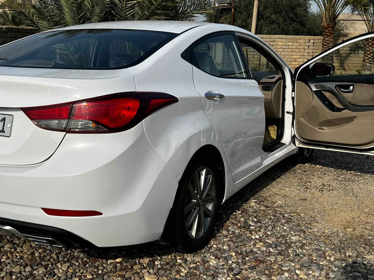 السلام عليكم اخوان 
للبيع فقط نقد بدون اقساط

هونداي النترا موديل2015 وارد خليجي  اللون ابيض فول مواصفات عدا البصمه
السياره كفاله عامه عدا شبر صبغ بالدوسه فقط وبيها ملاحظات بارد
محرك حجم 1800 شرط لا صرف ولا نفخ 
كير شرط 
صدر جديد خلفي امامي 
فتحه سقف
قطعتين تبريد 
شاشه 
كاميره دواره
تخم تاير جديد خلفي امامي 
رقم بصره دولي  باسمي مشروع وطني شرط التحويل 

مكان الشرقاط جميله 

السياره جاهزه  مال جناي السعر 118 وبيها مجال شي قليل

‭0780 491 6141‬
