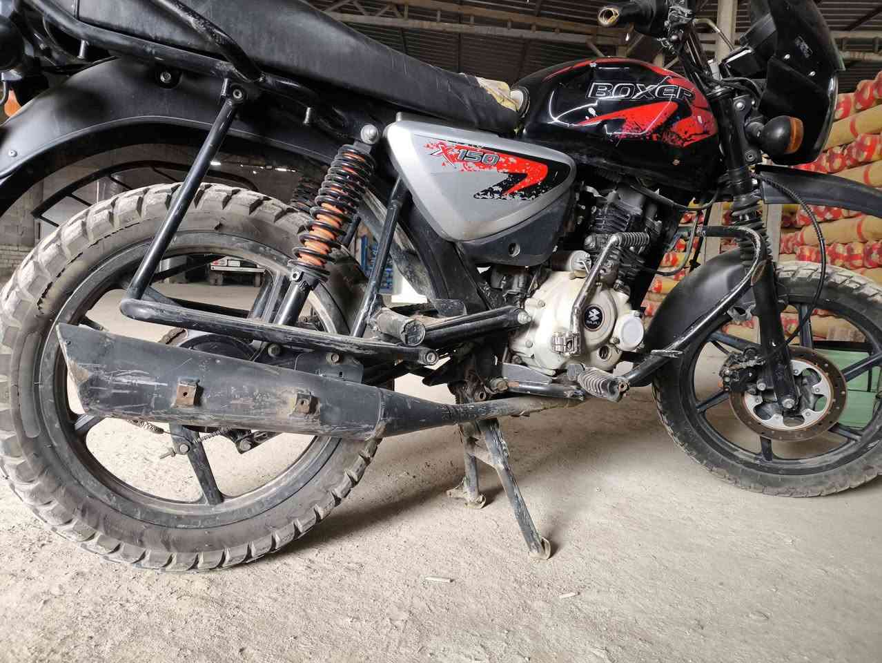 السلام عليكم 
بوكسر جبلي موديل 23 
مكينه ما مفتوحه 
دراجه خرسه 
كهربائيات كله شغاله 
 عوزه ترتيب بصيط 
اخوان الدراجه أوراقه  ضاعن يمي اتكفلك سرقه وعشائر وكلشي 
 وتاخذه من باب البيت
مكاني بغداد تقاطع النهروان
سعره 800 وبيه مجال للشراي  
 وهذا رقمي ***********
 ملاحظه   رحمه لمك لا تجيني تگلي شبيه ما بيه  كاتبلك
