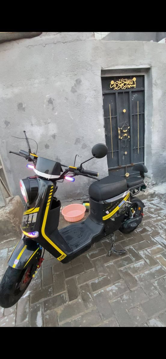 سلام عليكم الدراجه للبيع R11 مكفوله من كلشي الكهربائيات گلهن شغالات البريكات شغالات كلشي بالدراجه شغال + بيهه بلوتوت صوته كلش واضح السرعه 120 ولدراجه سالهه 35 يوم من خذيناهه سعرهه 650 وبيهه مجال للطيبين هاذ الرقم للستفسار ***********
