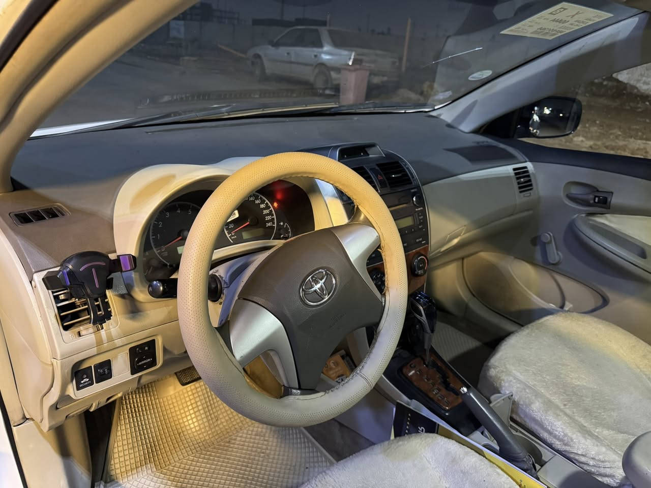 سلام عليكم كورلا مديل٢٠٠٨  السيارة خير من الله او حلوة تبريد تفة مري كهربا السيارة منقصهة شي مصبوغة عام رقم او هزة او سنوية جدد السعر ٨٣ الستفسار *********** مكان بغداد
