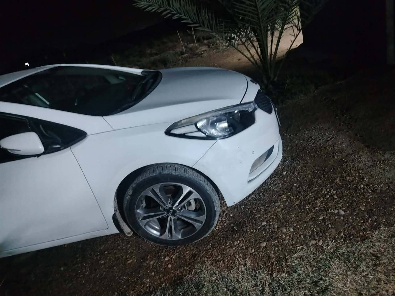 سيراتو ٢٠١٤ رقم بغداد جاهزه ونظيفه مكينه كير مكفول من ظربه وطخه عد قطعه صبغ جاملغ امامي شخط مصبوغ سياره جاهزه *********** سياره وراد خليجي
