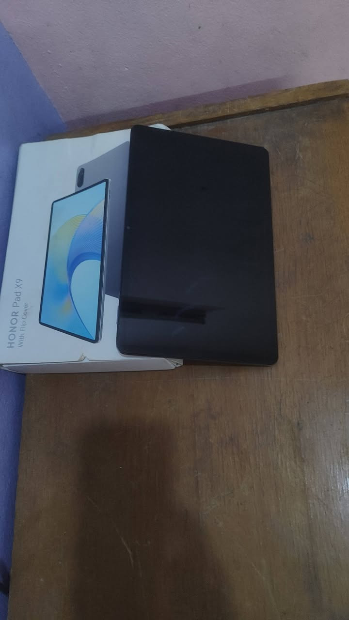السلام عليكم ايباد هونر honor pad x 9 الذاكره 128 الجهاز استخدمته دراسه حاليا معروض ل  بيع سعر 200 وبي مجال الجهاز كامل ملحقات مكان ديالى تواصل واتساب ***********

