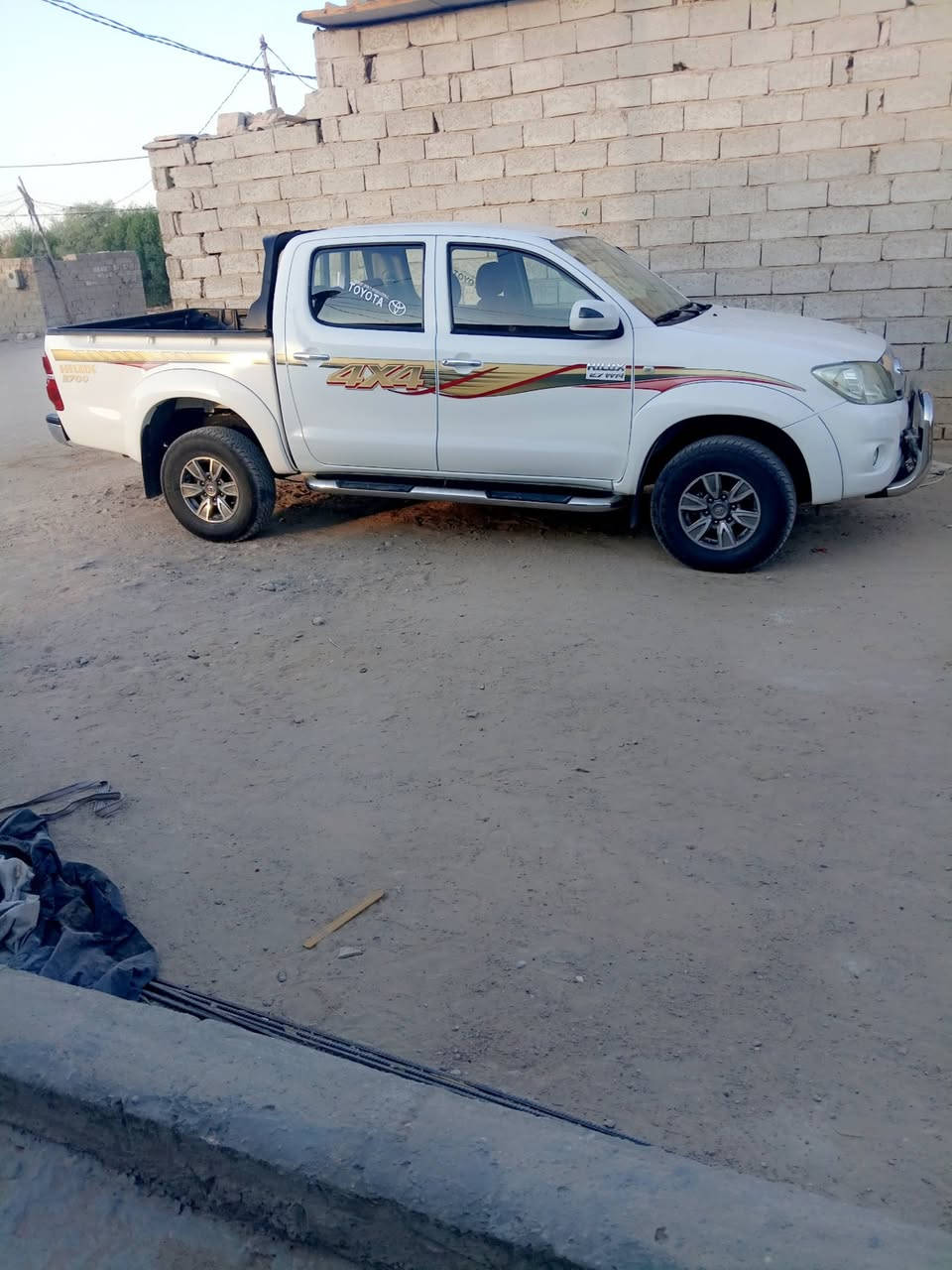 سلام عليكم سياره لبيع فول مواصفات سعودي موديل 2009 مكفولة كفاله عامه عله وضع شركه مكفولة حته من شخطه سياره ممشه قليل رقم مميز ربيل      السعر 207 وبيه مجال   مكاني نجف    *********** استفسار عله رقم بيه وتساب
