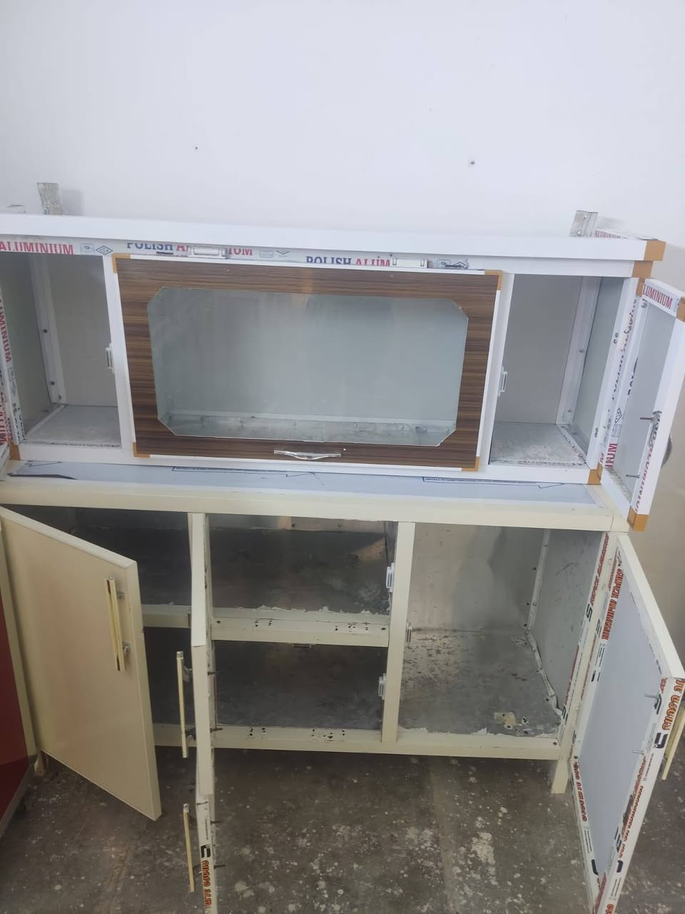 كاونتر متر ونص   سعر 150  قفل  بدون عمله   شراي تفضل خاص  ***********. ***********. بي واتساب. ديوانيه
